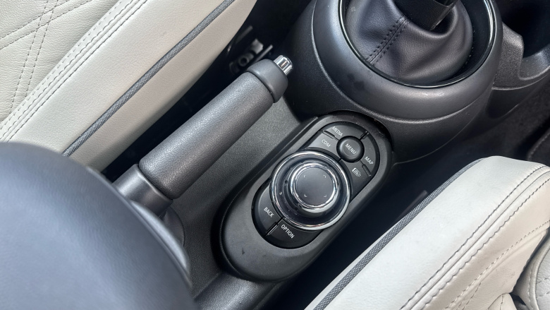 MINI Hatchback 1.5 Cooper Exclusive 5dr Auto Petrol Hatchback